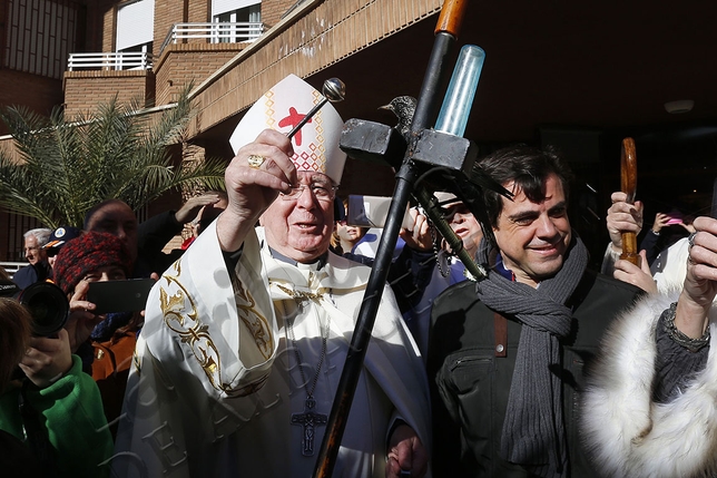 SAN ANTÓN, UNA ENTRAÑABLE TRADICIÓN  / ARTURO PÉREZ