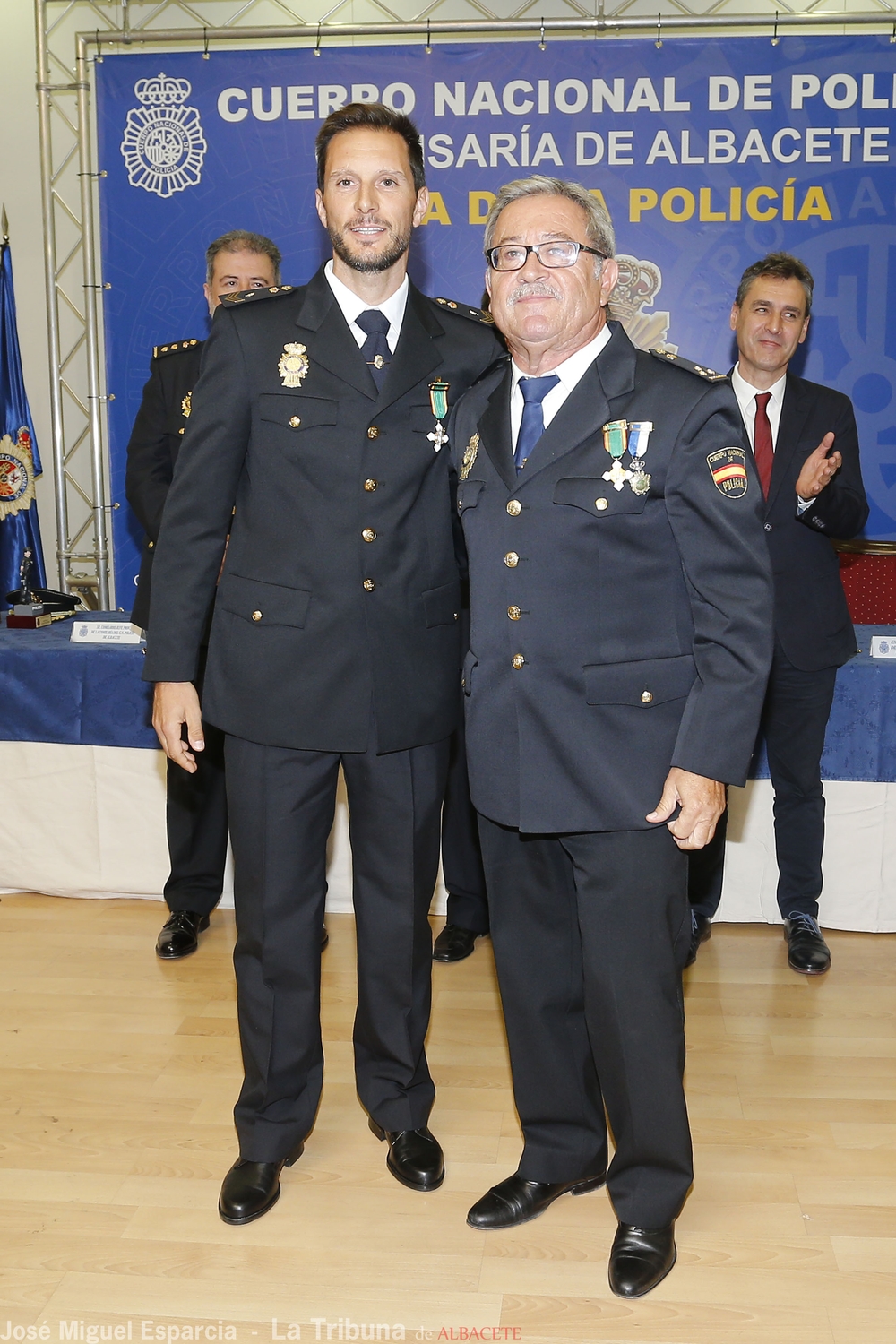  Acto de imposición de las condecoraciones a los agentes de la Policía Nacional  / JOSÉ MIGUEL ESPARCIA