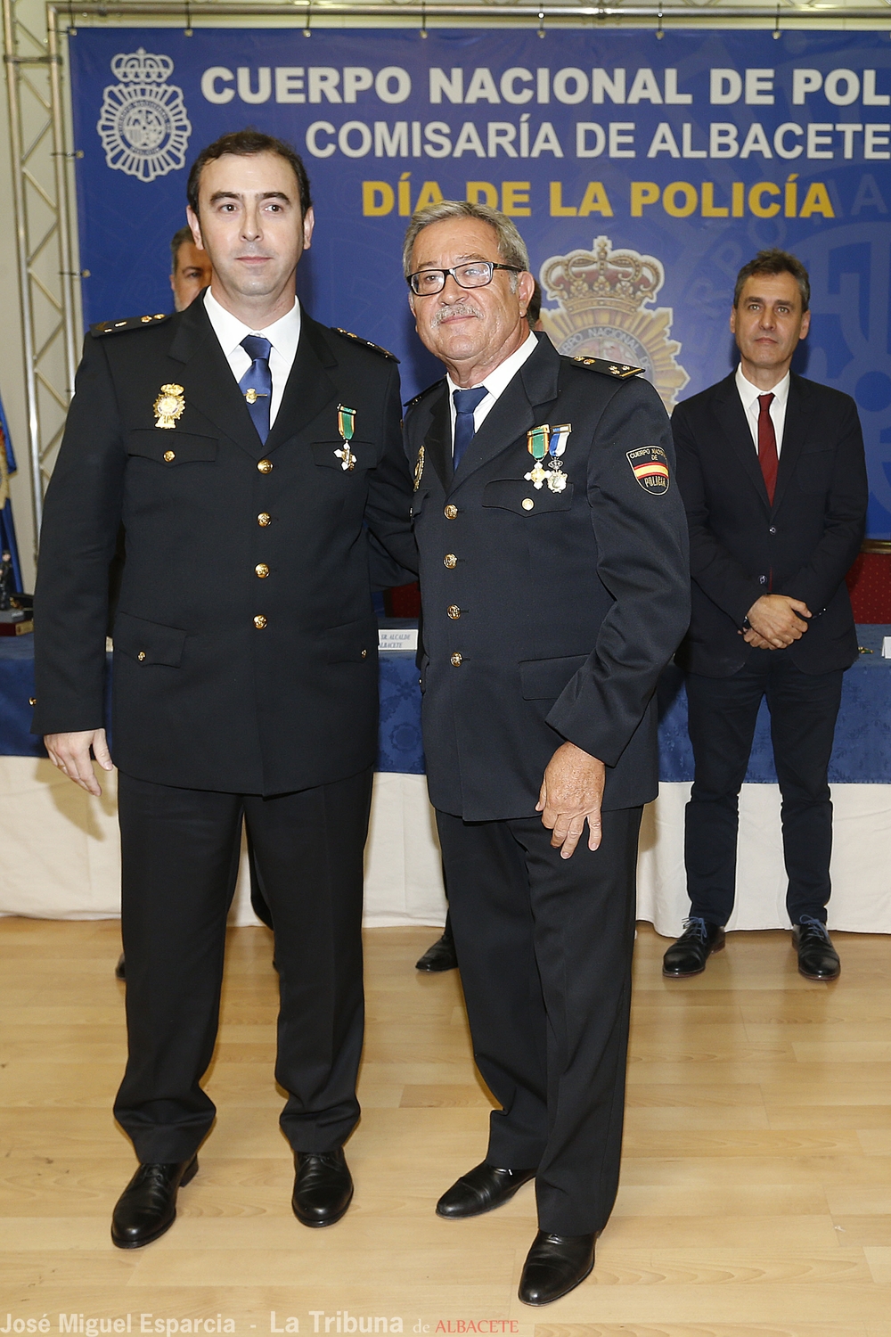  Acto de imposición de las condecoraciones a los agentes de la Policía Nacional  / JOSÉ MIGUEL ESPARCIA