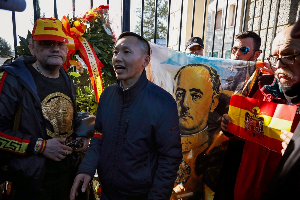 Concentraciones a las puertas del cementerio El Pardo  / DAVID FERNÁNDEZ