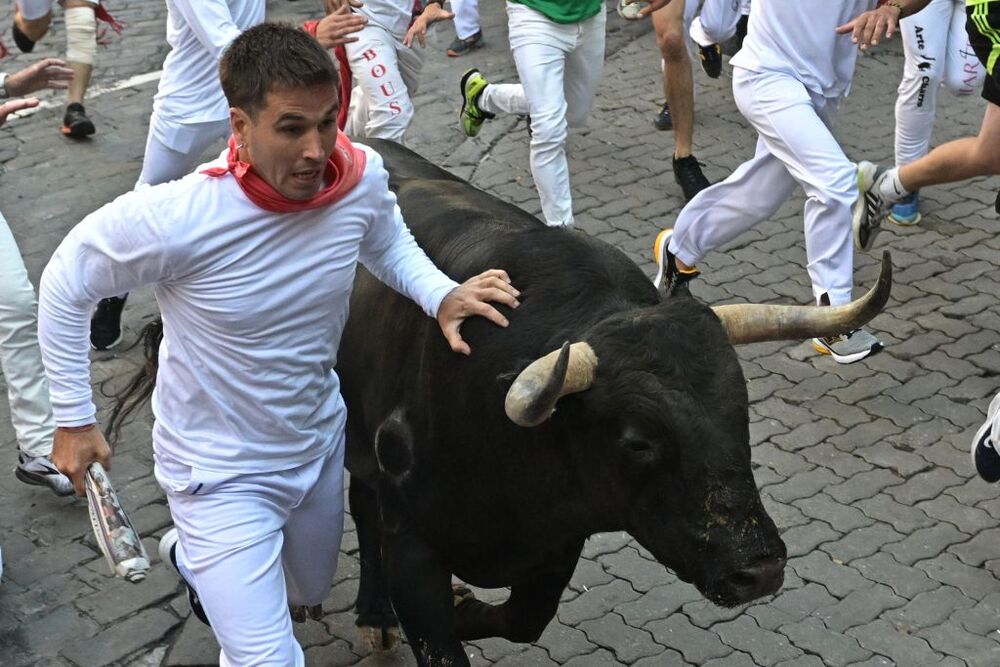 Sexto encierro de las fiestas de San Fermín  / DANIEL FERNÁNDEZ