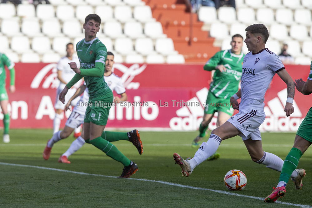 Un momento del partido disputado en el Carlos Belmonte  / JOSÉ MIGUEL ESPARCIA