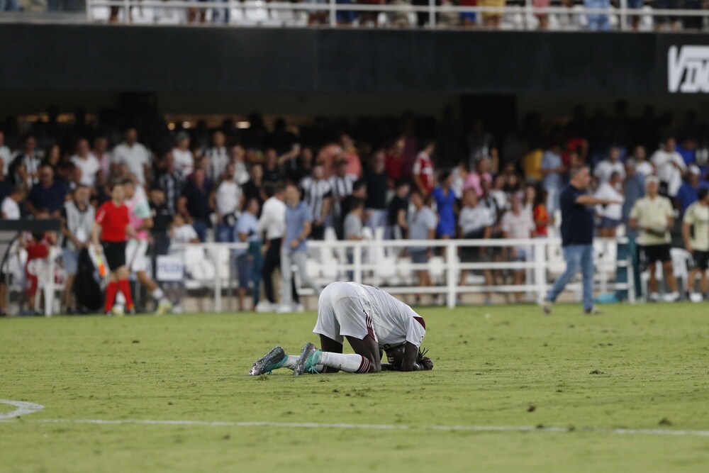 Un momento del partido disputado en Cartagena  / JOSÉ MIGUEL ESPARCIA