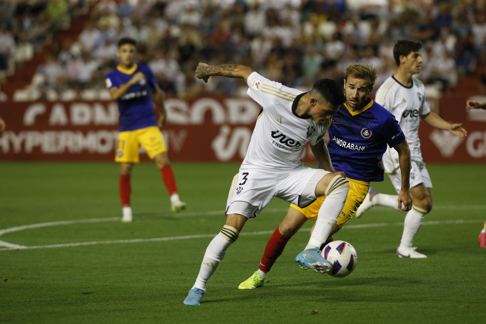 Un momento del partido disputado en el Carlos Belmonte  / JOSÉ MIGUEL ESPARCIA