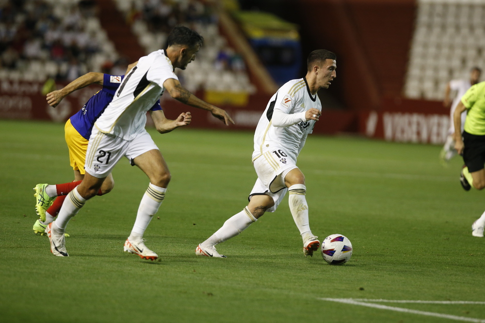 Un momento del partido disputado en el Carlos Belmonte  / JOSÉ MIGUEL ESPARCIA