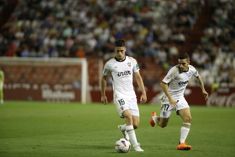 Un momento del partido disputado en el Carlos Belmonte  / JOSÉ MIGUEL ESPARCIA