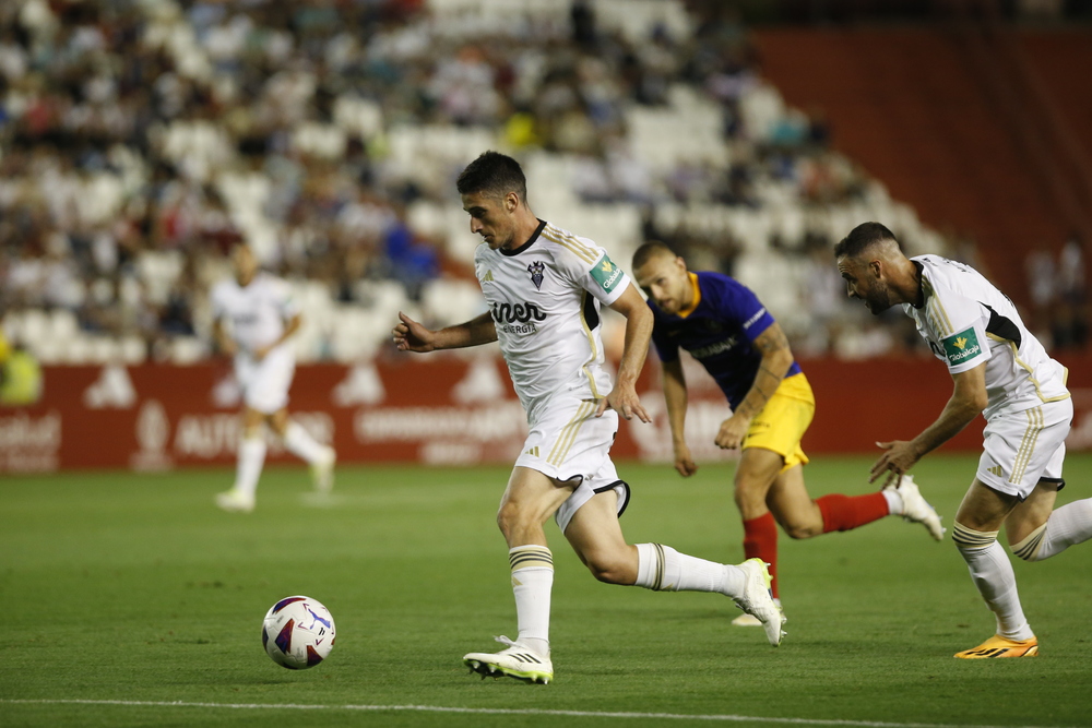 Un momento del partido disputado en el Carlos Belmonte  / JOSÉ MIGUEL ESPARCIA