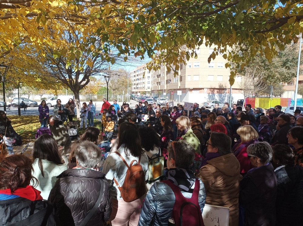 Decenas de personas asistieron al acto.