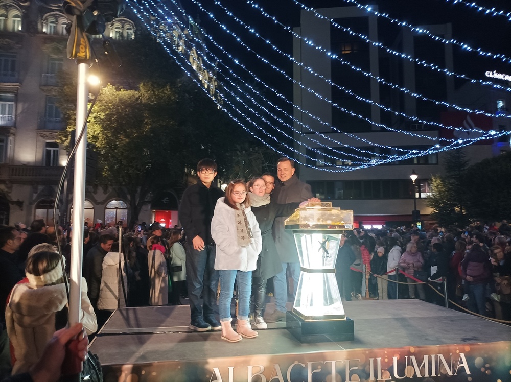 Las luces navideñas toman el centro de la ciudad