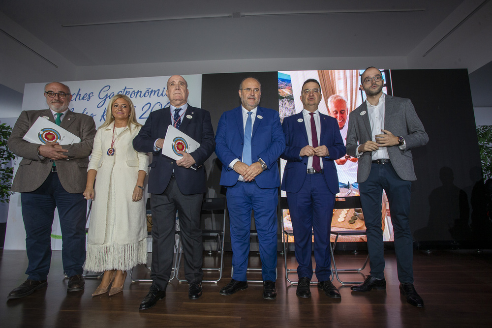 Entrega de los «Broches Gastronómicos del Medio Rural»  / JOSÉ MIGUEL ESPARCIA