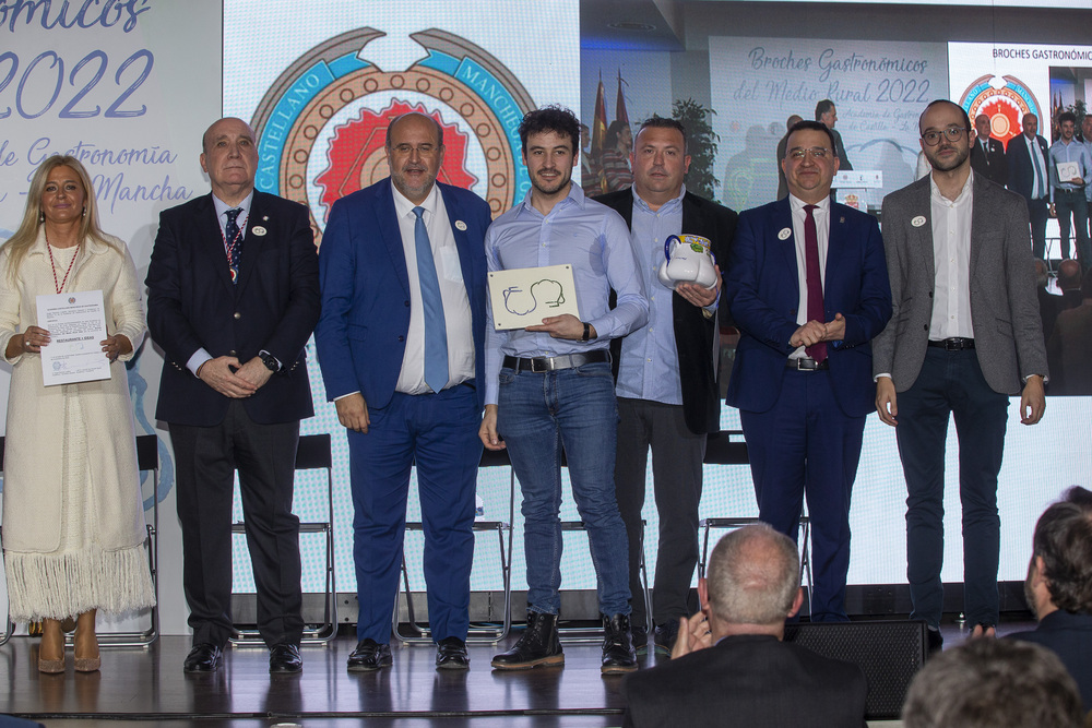 Entrega de los «Broches Gastronómicos del Medio Rural»  / JOSÉ MIGUEL ESPARCIA