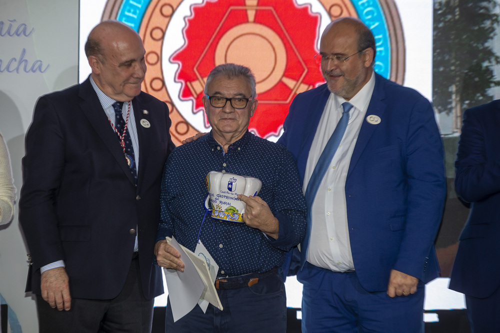 Entrega de los «Broches Gastronómicos del Medio Rural»  / JOSÉ MIGUEL ESPARCIA