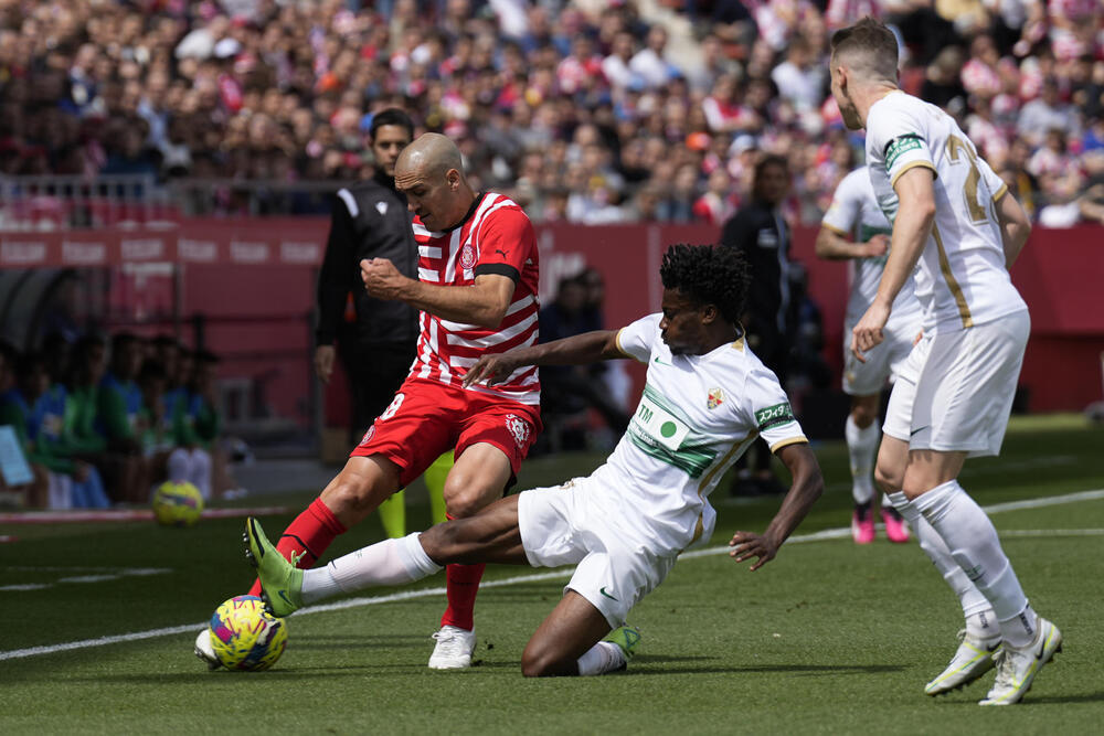 El Girona da otro paso hacia la permanencia