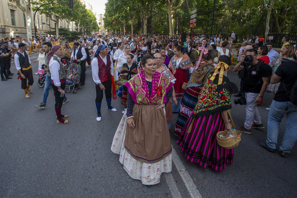 Una colorida cabalgata de apertura de la Feria  / JOSÉ MIGUEL ESPARCIA