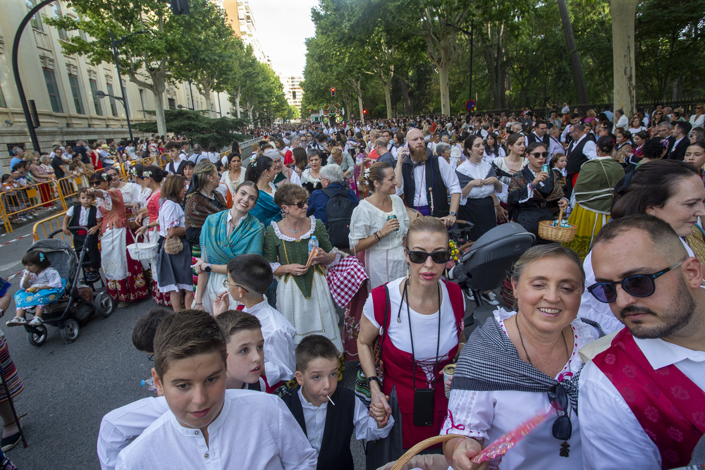 Una colorida cabalgata de apertura de la Feria  / JOSÉ MIGUEL ESPARCIA