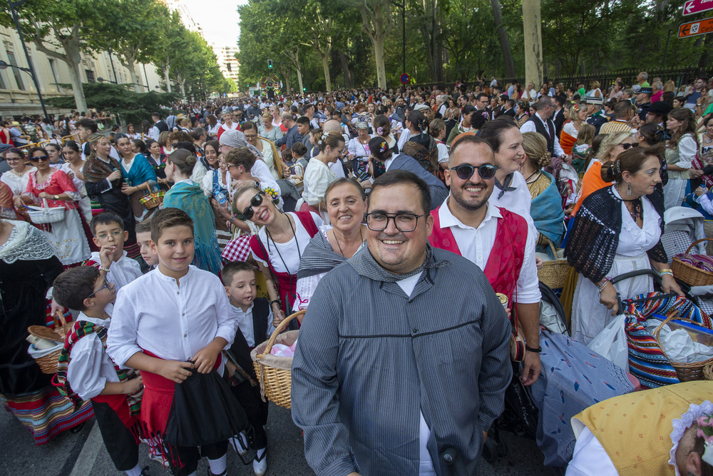 Una colorida cabalgata de apertura de la Feria  / JOSÉ MIGUEL ESPARCIA