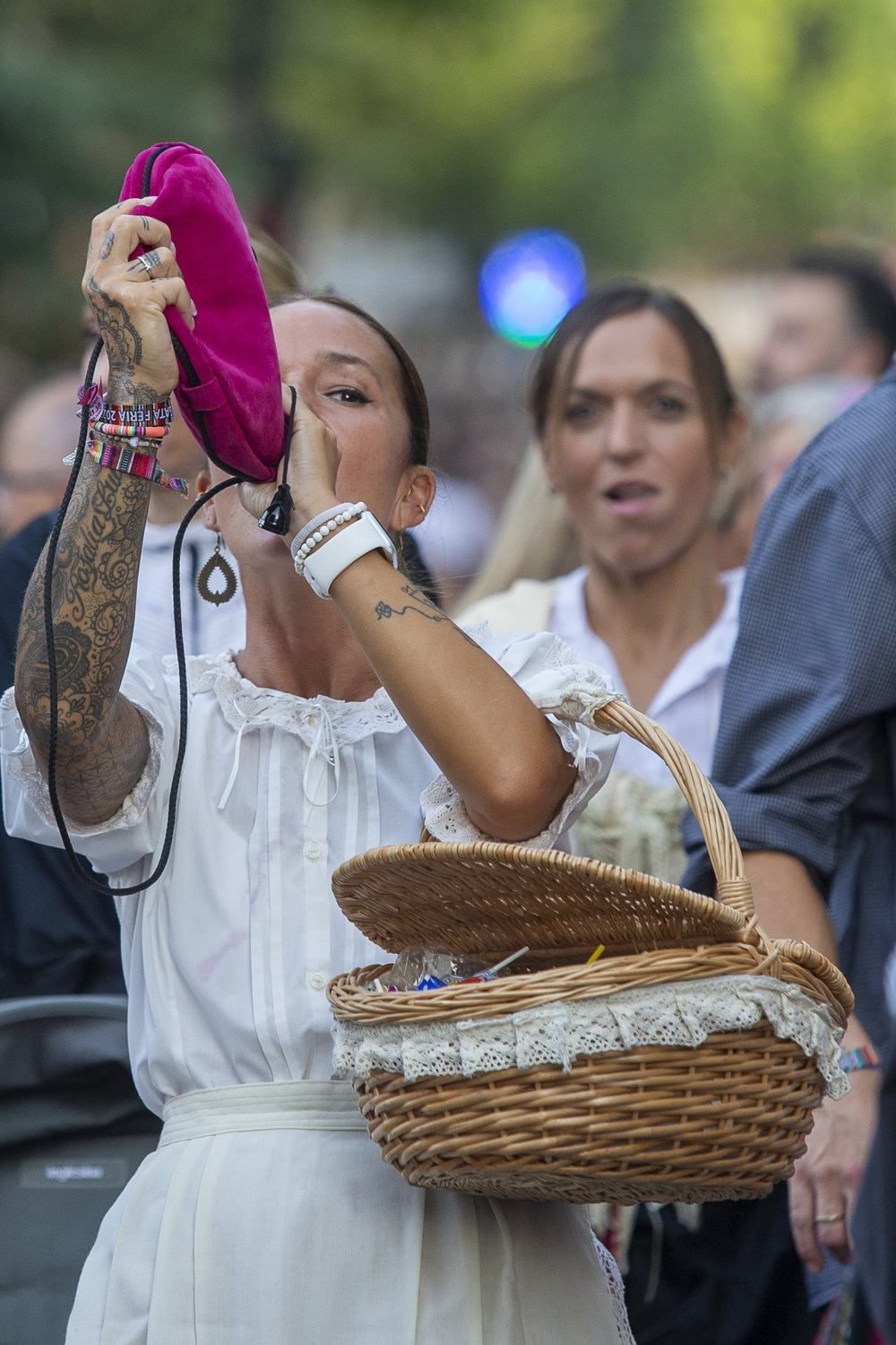 Una colorida cabalgata de apertura de la Feria  / JOSÉ MIGUEL ESPARCIA