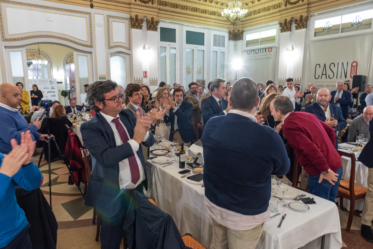 Entrega trofeos Quijotes del Toreo.  / VÍCTOR FERNÁNDEZ