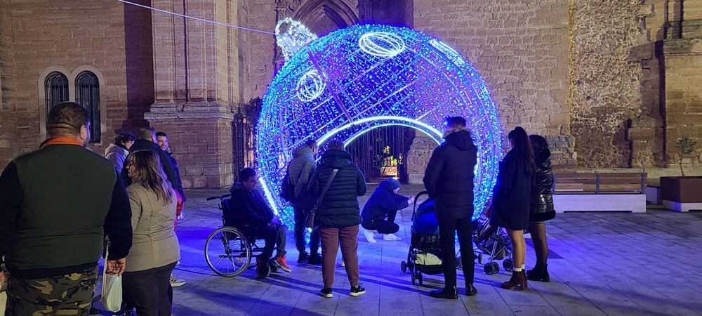 Aderezo navideño en la remodelada Plaza Vieja de Villarrobledo