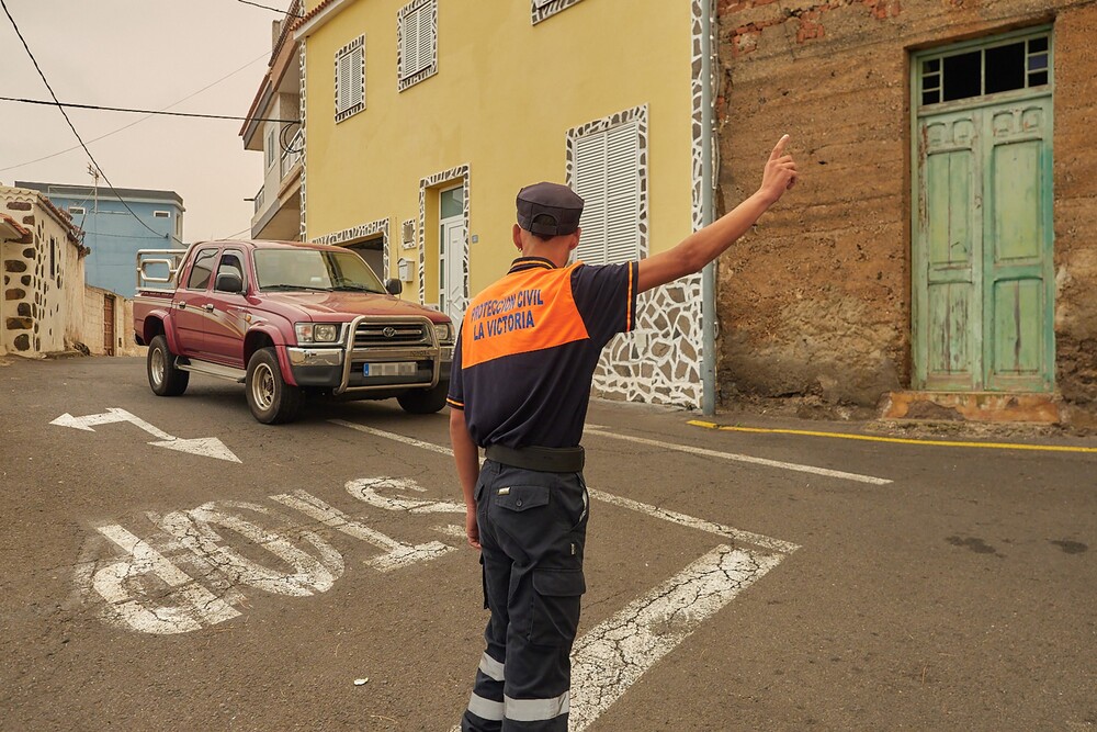 El incendio en Tenerife se agrava en la zona norte provocando nuevas evacuaciones  / EUROPA PRESS