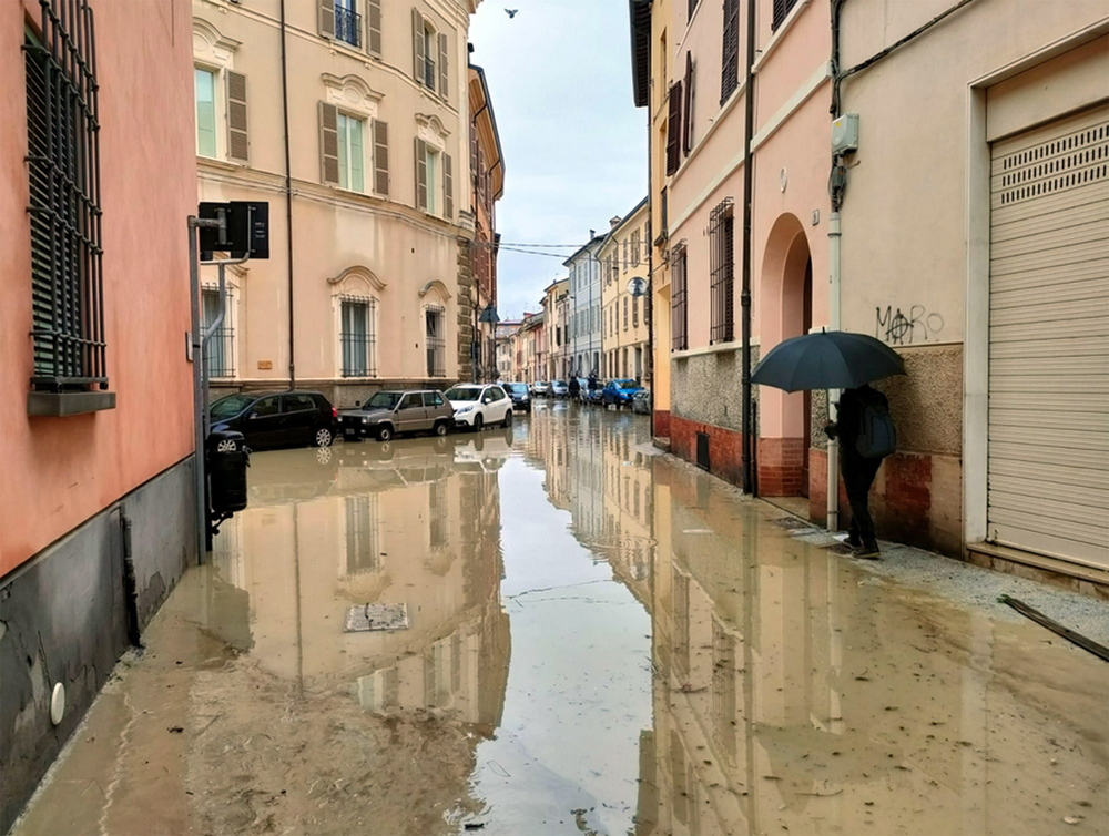 Fresh wave of torrential rain battering Italy  / EFE