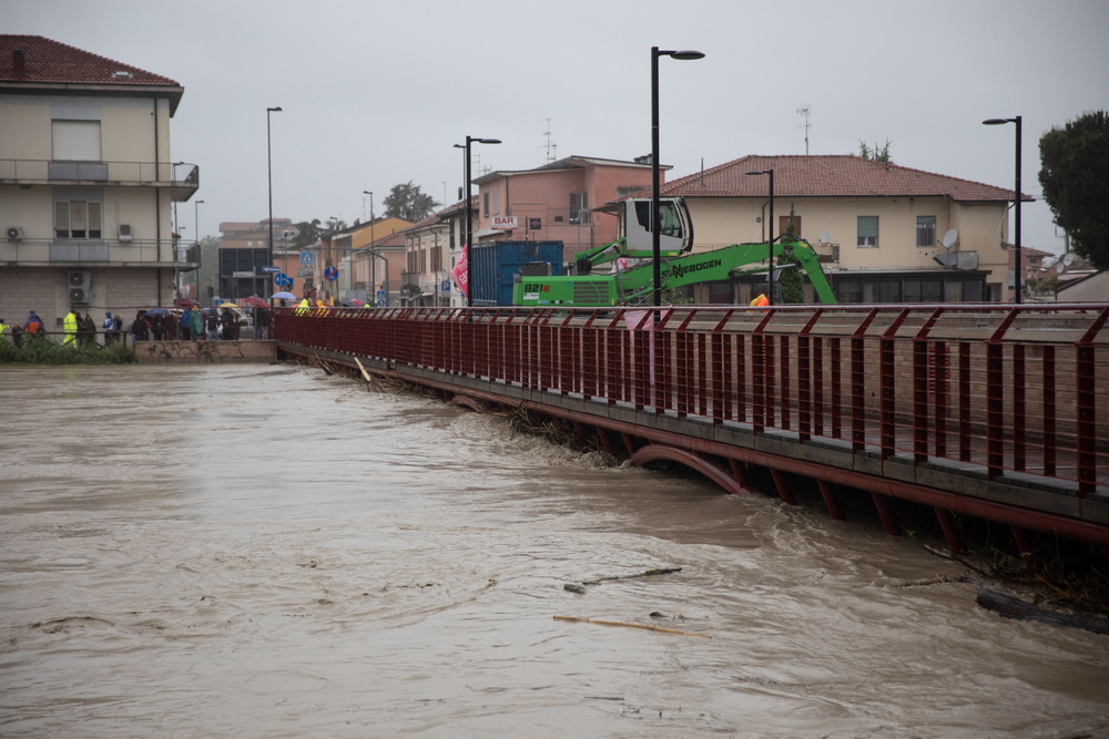 Fresh wave of torrential rain battering Italy  / EFE