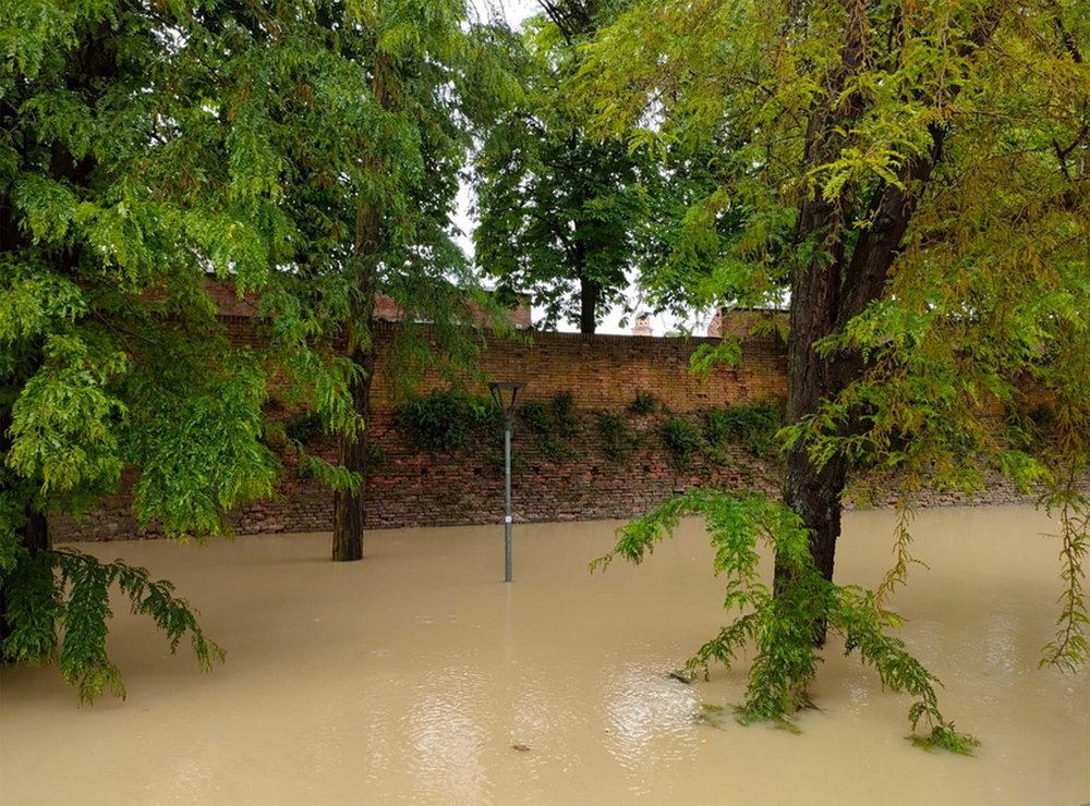 Fresh wave of torrential rain battering Italy  / EFE