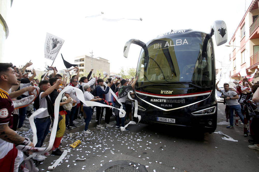 El Alba pone la directa  / JOSÉ MIGUEL ESPARCIA