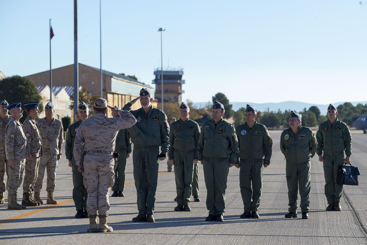 El Rey está ya en la Base Aérea de Albacete  / JOSÉ MIGUEL ESPARCIA