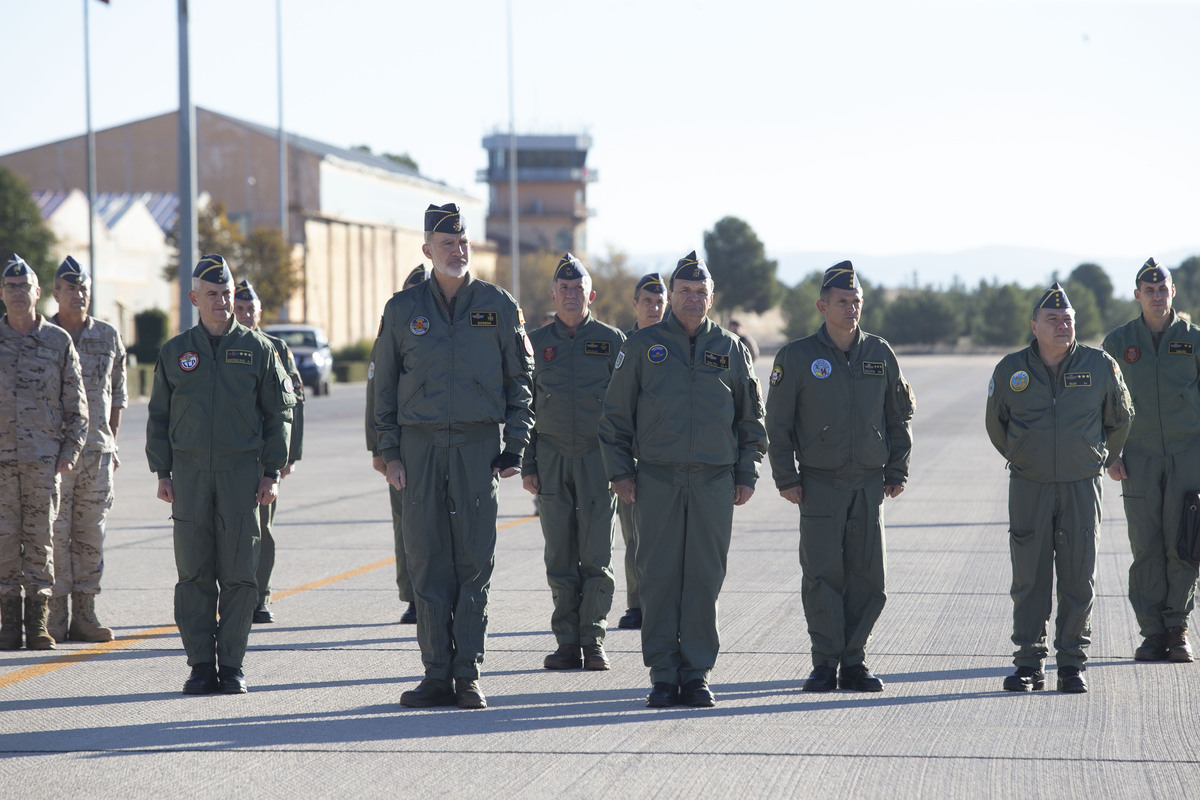 El Rey está ya en la Base Aérea de Albacete  / JOSÉ MIGUEL ESPARCIA