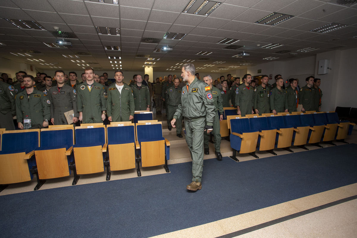 El Rey está ya en la Base Aérea de Albacete  / JOSÉ MIGUEL ESPARCIA