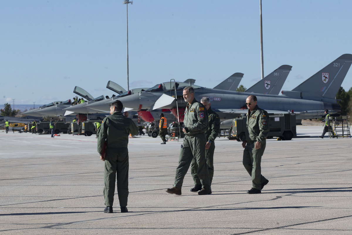 El Rey está ya en la Base Aérea de Albacete  / JOSÉ MIGUEL ESPARCIA