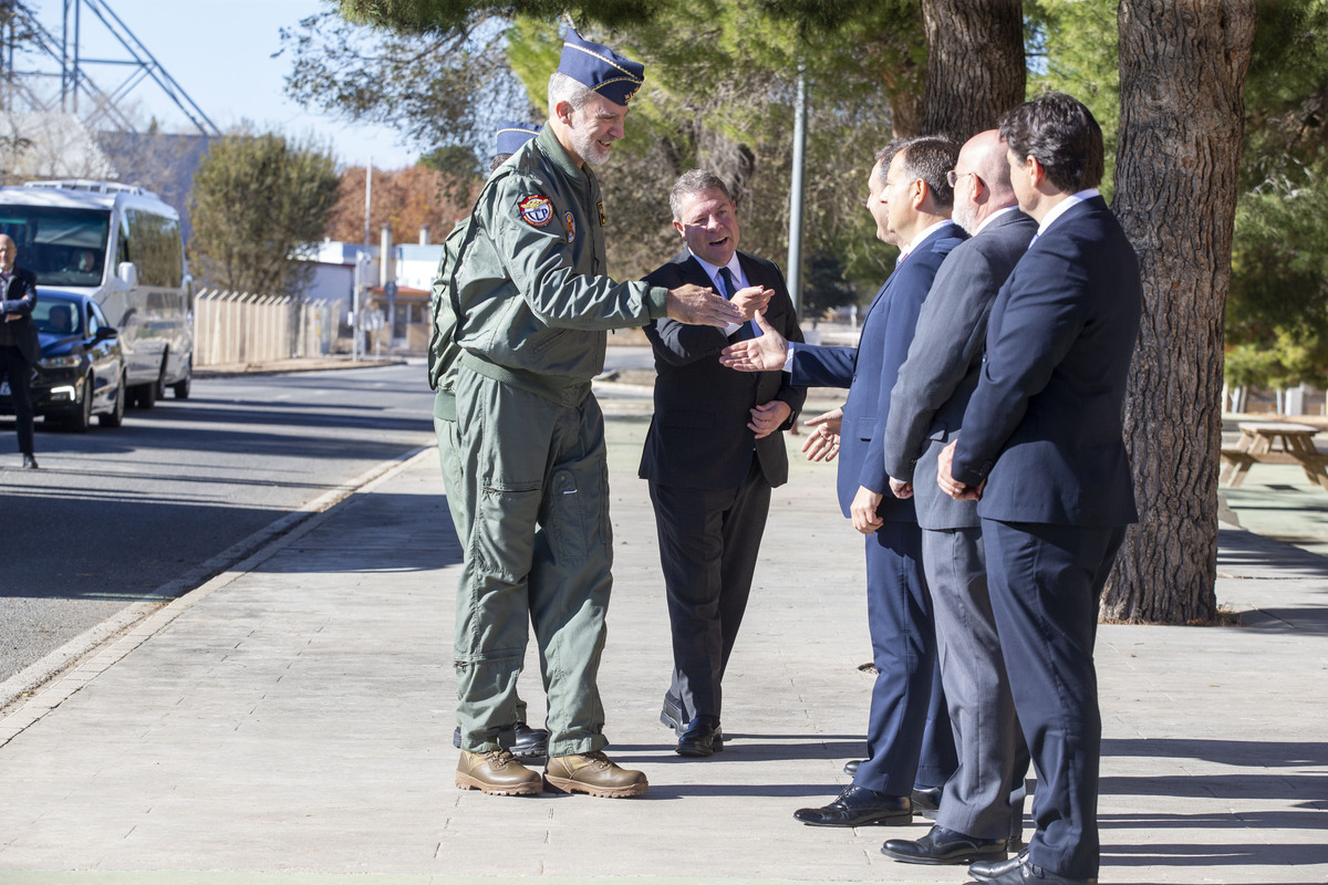 El Rey está ya en la Base Aérea de Albacete  / JOSÉ MIGUEL ESPARCIA