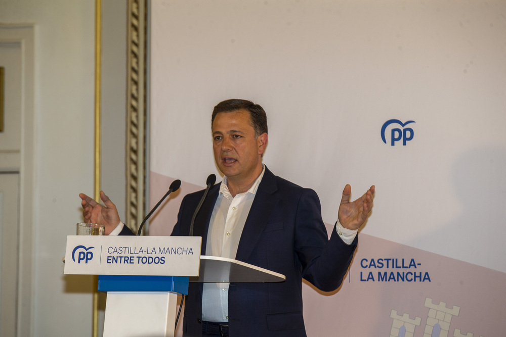 Mariano Rajoy y Paco Núñez presentaron la candidatura de Manuel Serrano  / JOSÉ MIGUEL ESPARCIA