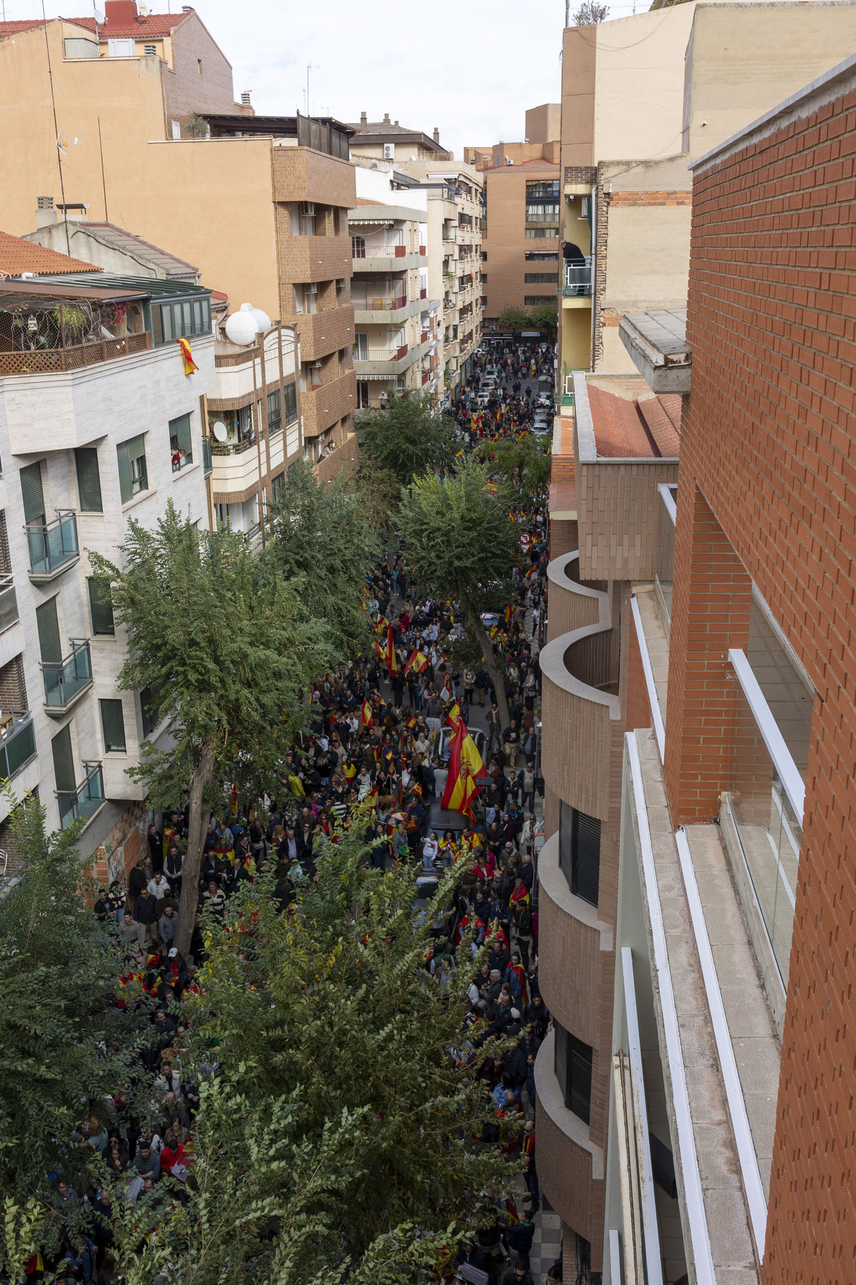 La protesta contra la amnistía se traslada a la sede del PSOE  / JOSÉ MIGUEL ESPARCIA