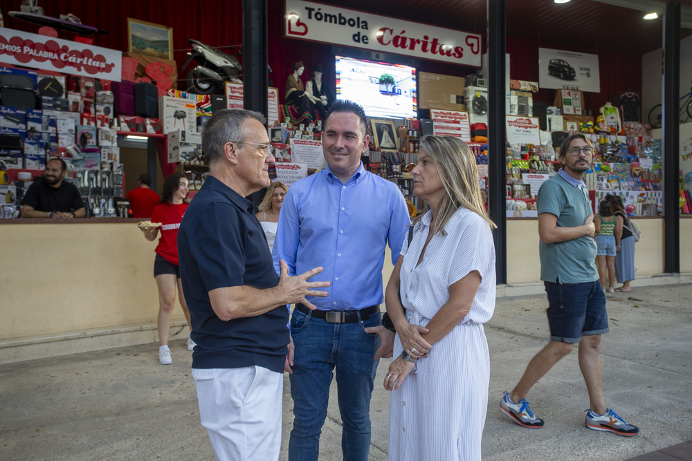 La Tómbola de Cáritas abrió su puertas  / JOSÉ MIGUEL ESPARCIA