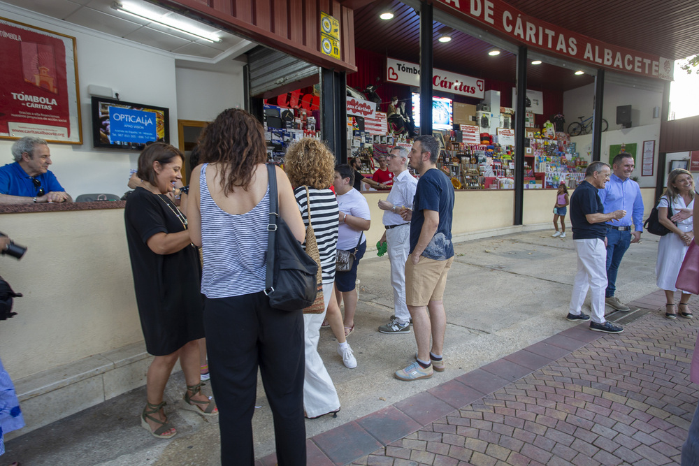 La Tómbola de Cáritas abrió su puertas  / JOSÉ MIGUEL ESPARCIA