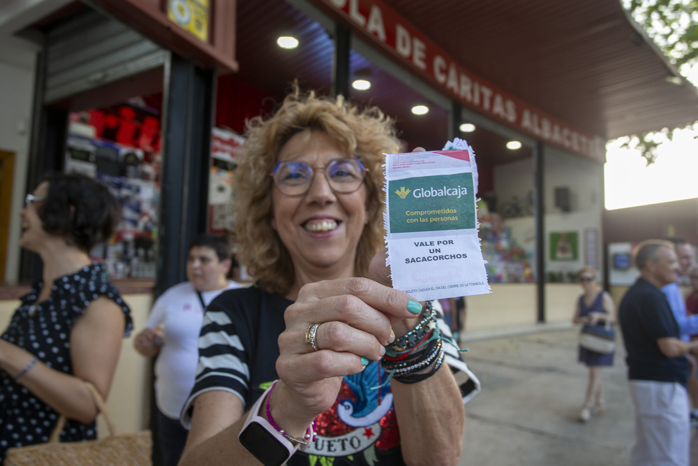 La Tómbola de Cáritas abrió su puertas  / JOSÉ MIGUEL ESPARCIA