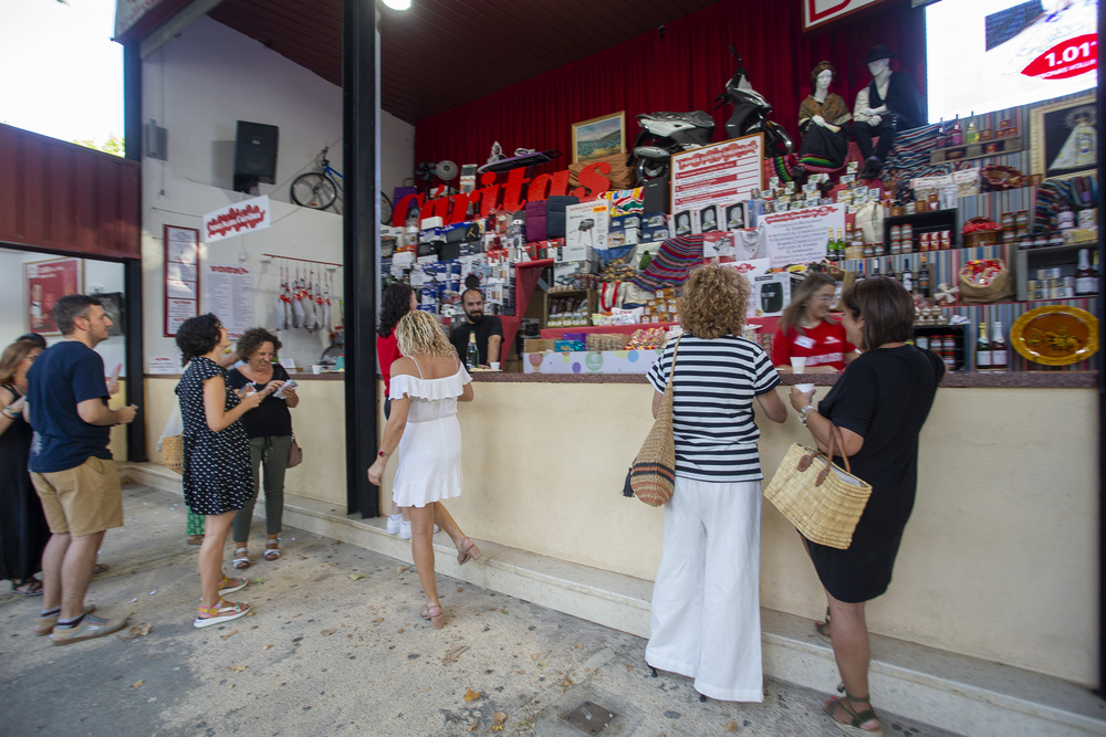 La Tómbola de Cáritas abrió su puertas  / JOSÉ MIGUEL ESPARCIA