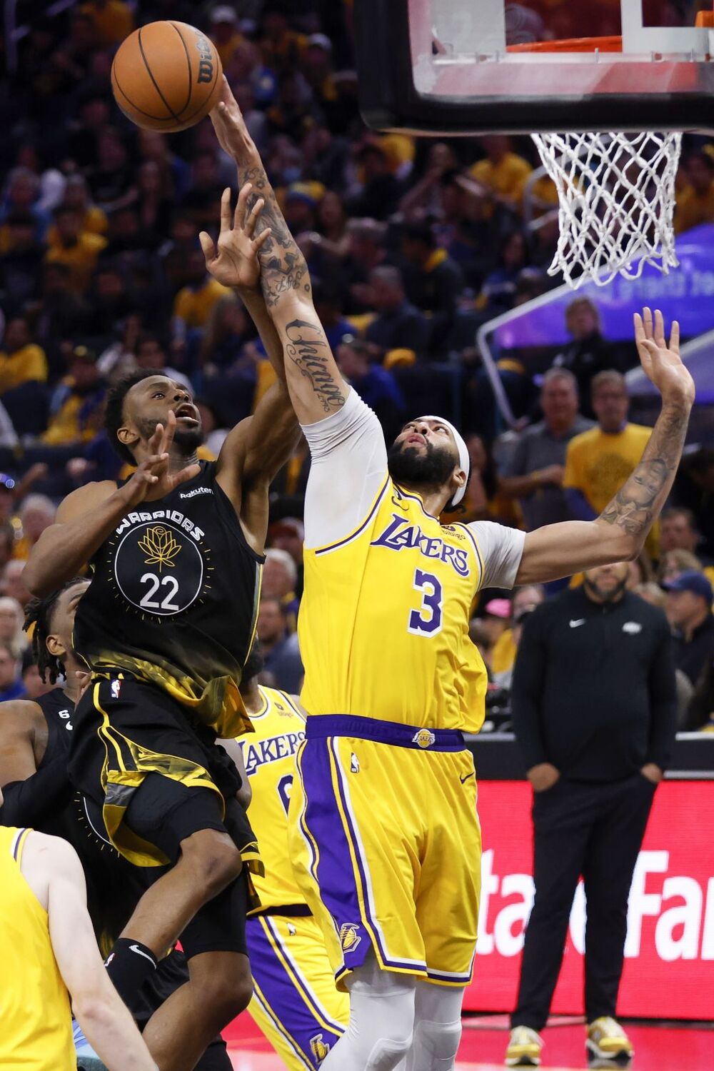 NBA Playoffs - Los Angeles Lakers at Golden State Warriors  / JOHN G. MABANGLO