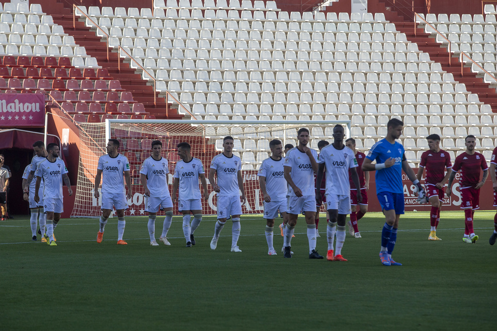 Un momento del partido disputado en el Carlos Belmonte  / JOSÉ MIGUEL ESPARCIA