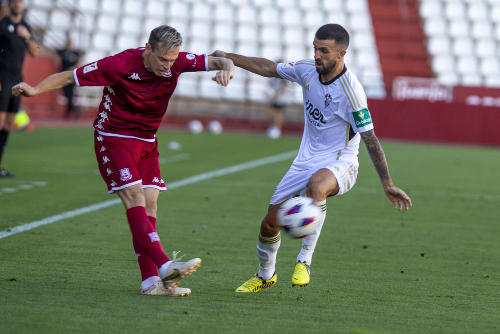 Un momento del partido disputado en el Carlos Belmonte  / JOSÉ MIGUEL ESPARCIA