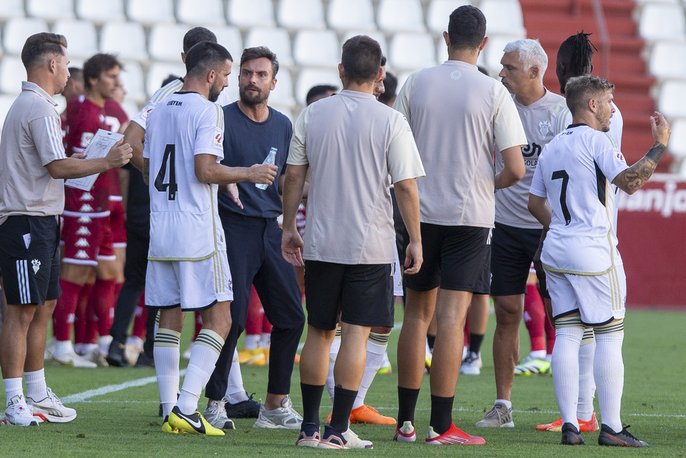 Un momento del partido disputado en el Carlos Belmonte  / JOSÉ MIGUEL ESPARCIA