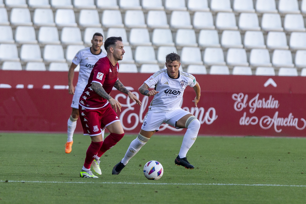 Un momento del partido disputado en el Carlos Belmonte  / JOSÉ MIGUEL ESPARCIA