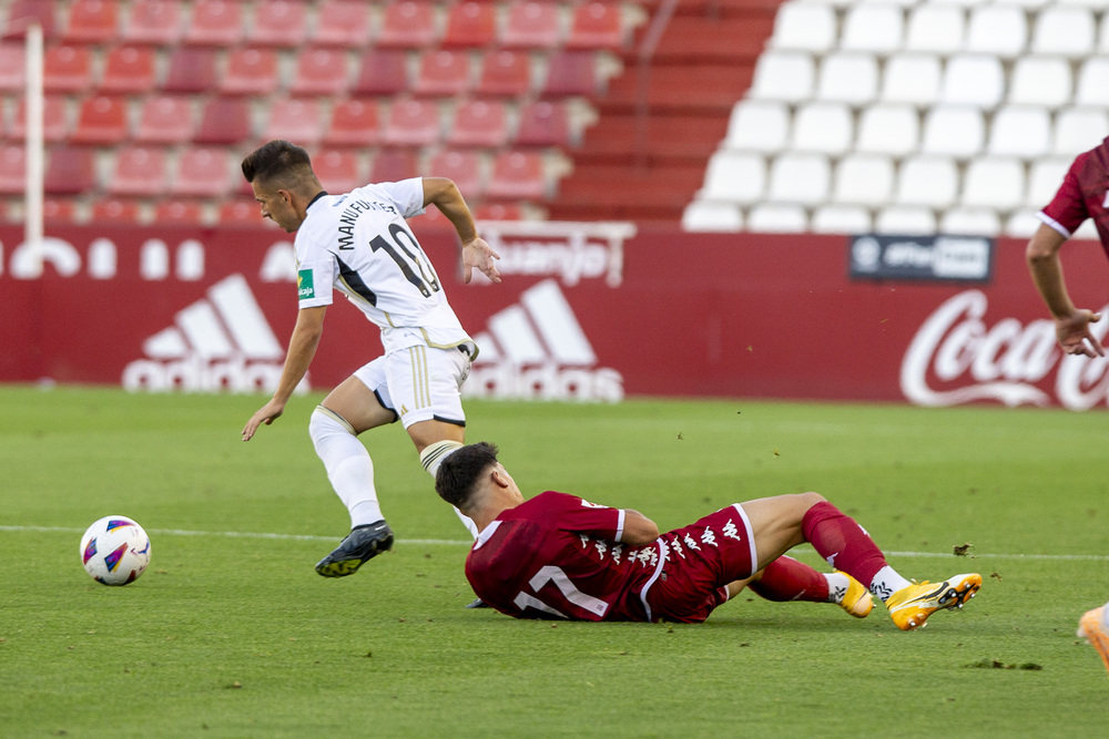 Un momento del partido disputado en el Carlos Belmonte  / JOSÉ MIGUEL ESPARCIA