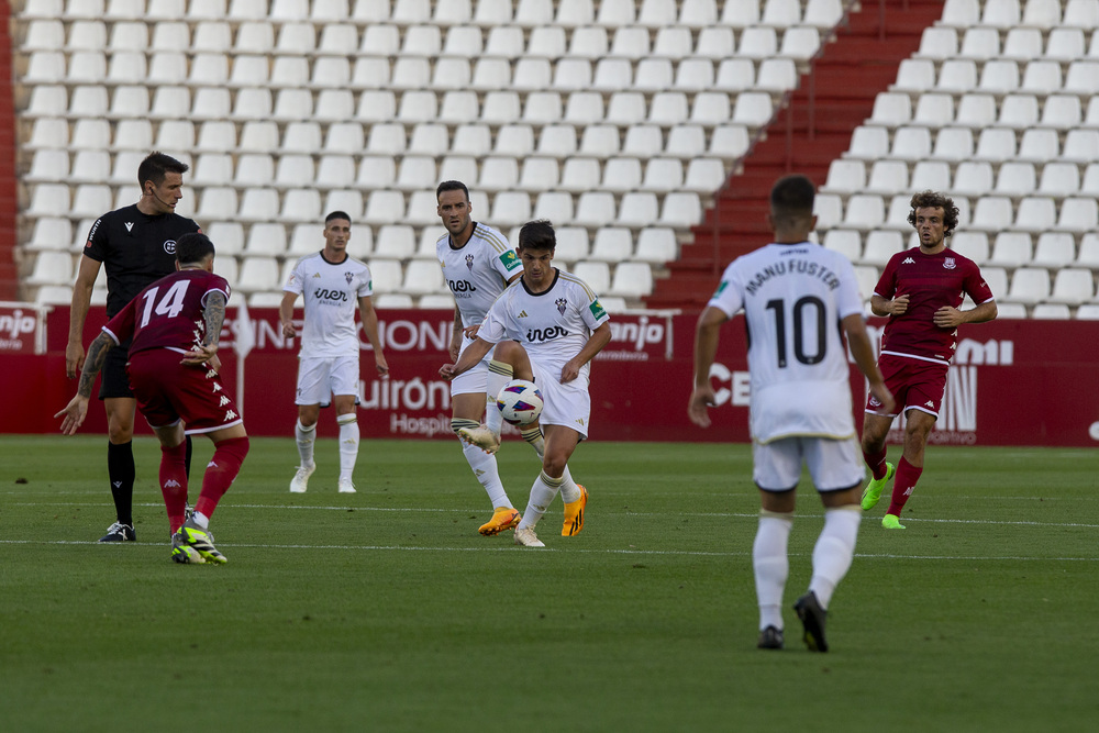 Un momento del partido disputado en el Carlos Belmonte  / JOSÉ MIGUEL ESPARCIA