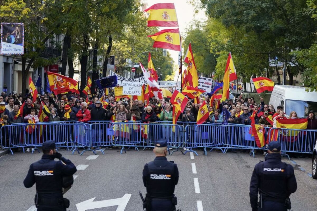 Concentración contra la Amnistía  / BORJA SÁNCHEZ TRILLO