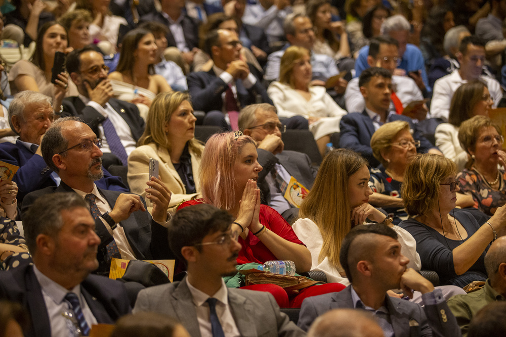 Medicina gradúa a los alumnos de su XX promoción  / JOSÉ MIGUEL ESPARCIA