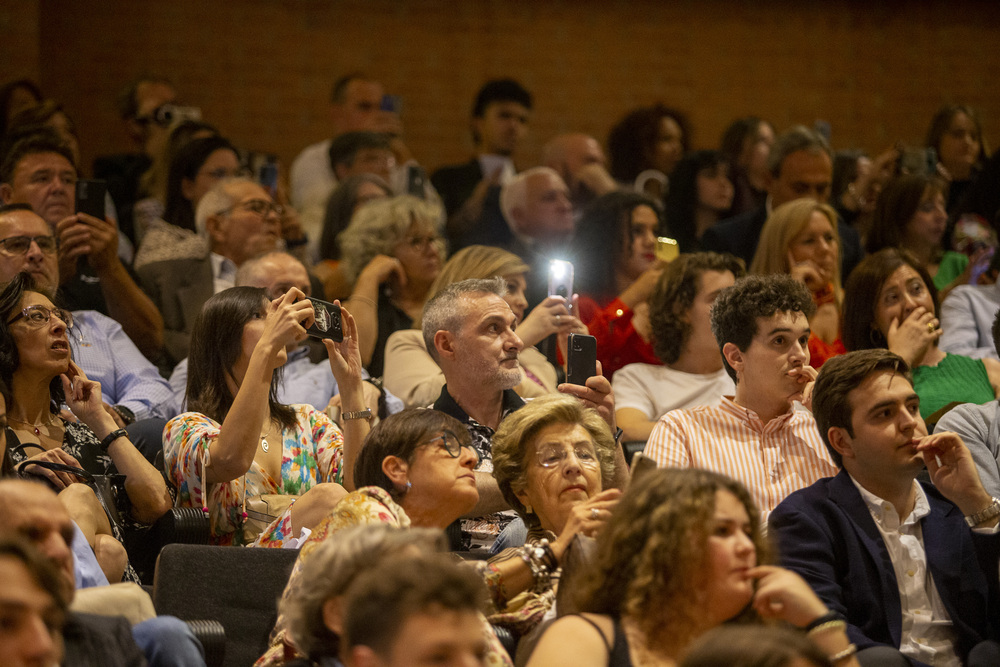 Medicina gradúa a los alumnos de su XX promoción  / JOSÉ MIGUEL ESPARCIA