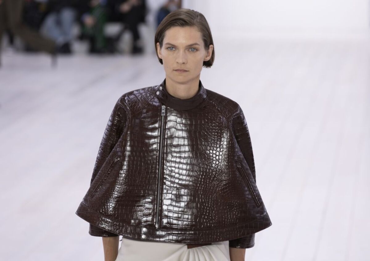 Loewe - Runway - Paris Fashion Week Womenswear S/S 2025  / ANDRE PAIN